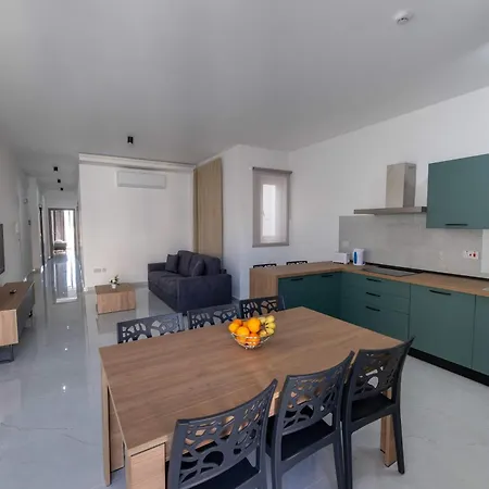 דירה Swieqi 3bdr New