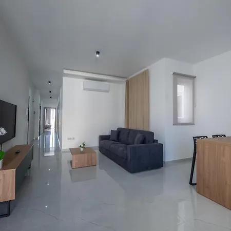 דירה Swieqi 3bdr New *