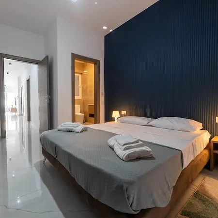 Swieqi 3bdr New דירה *